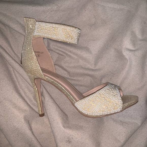 Heels - Picture 5 of 5